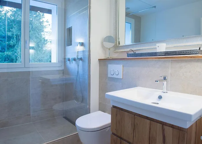 Flat La Riva 111 With Pool-lenzerheide Appartement