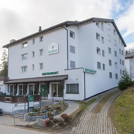 Flat La Riva 111 With Pool-lenzerheide *