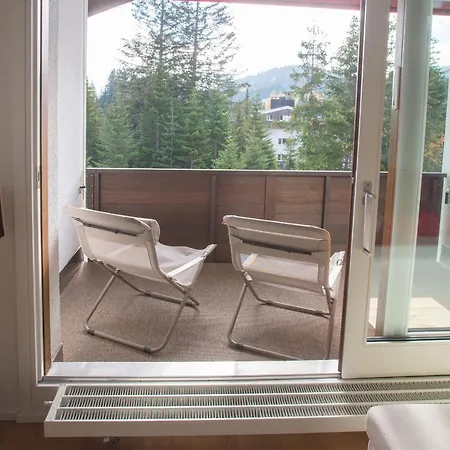 Lägenhet Attic With Pool, Sauna, And Fireplace Lenzerheide
